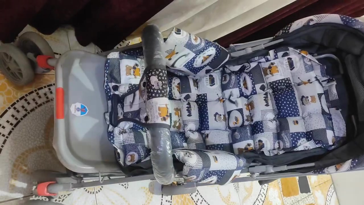 عربانة طفل جديده مامستخدمه مكانه سوق الشيوخ السعر 50 وبيه مجال
م/***********
