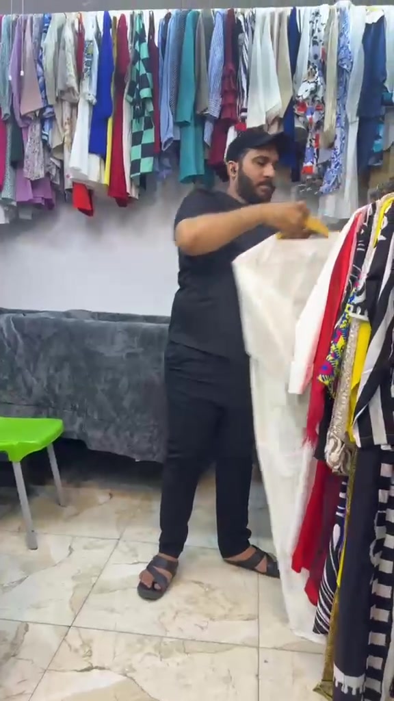 يا الله تعلن محلات محمد الزعيم عن كسر بضاعه جديده   خليجيه صيفي  نبر وان المصادف الجمعه2026/7/17من الساعه 8:00 صباحاً لحد 9:00مساء كلشي متوفر صايه فساتين عبايه احذيه   ستر قمصان كيلوت جنط فساتين دراعه كلشي متوفر نسائي أطفال خليجي شي ان بات بات جمله مفرددددد
العنوان: المحموديه خلف صحه الطلاب محلات محمد الزعيم شارع علوه الخضاره 
رقم الهاتف:***********
