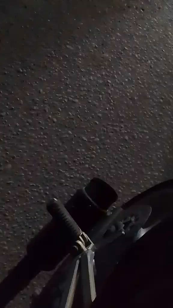 مراوس شعندك نزل
اوراق اصولي كامله الدراجه تشتغل دفعه اكو خلل بل كهربايات ماعرفه  الدراجه كله شغاله اول ثاني ثالث بطناش كلش قويه مكينه مكفوله من الفتح السعر ٦٥٠ وبيه مجال او مراوس شعندك نزل كير لا تنزل صوره او راسلني خاص
***********
