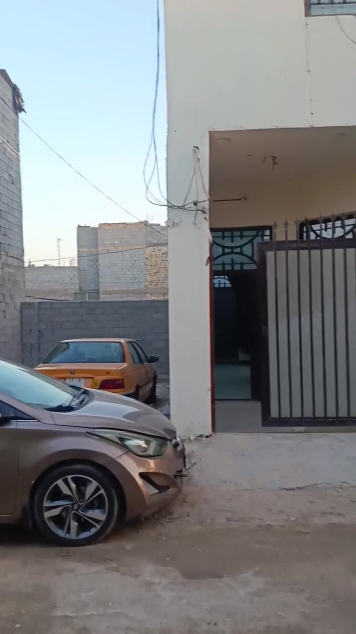 عقار للبيع
المكان كربلاء قرب جامعته فريحه عمود ١٢٨
أبعد عن الإمام ٥كيلو 
أبعد عن شارع العام ٤٠٠متر
البناء خمسين طابقين وياه خمسين فارغة
بناء بلوك
بيه خط مولد ذهبي 
بيه مجاري
والسعر على خاص 
(***********/***********)
