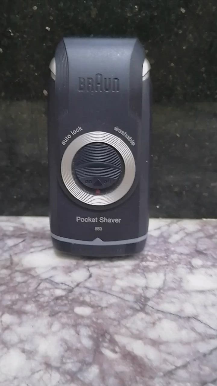 +2                  ماكينة حلاقة براون بوكيت شيف 550 (Braun Pocket Shaver 550) هي جهاز حلاقة كهربائي متنقل يتميز بتصميم صغير الحجم وقابل للغسل لسهولة التنظيف.تتميز الماكينة برقاقة عائمة عريضة تتيح حلاقة قريبة ومريحة.تحتوي على قفل أمان آلي (auto lock) لحماية الرقاقة عند عدم الاستخدام.تعمل بالبطاريات، مما يجعلها مثالية للاستخدام أثناء السفر أو التنقل.بسعر 20الف @إشارة


**إذا كنت صاحب هذا الإعلان وتريد حذفه لأي سبب، رجاءا أرسل رسالة إلى الدعم الفني**