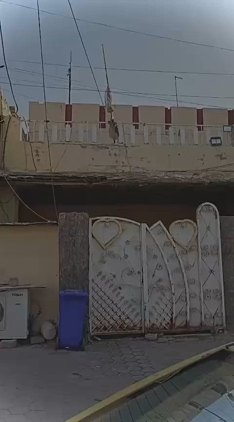 بيت مساحته 150 في منطقة داموك ل١٥٠ شارع حسينيه زينب الحوراء صاله وهول وغرفة ومطبخ وحمام الطابق الاول اما الطابق الثاني غرفتين  للبيع للاستفسار الاتصال على الرقم
 ‭***********
