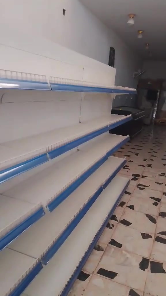 سفينة وصطيه تركي الثقيل نضيفه للبيع الشراي يتصل العنوان بغداد مدينه الصدر واكو توصيل *********** بي واتساب
