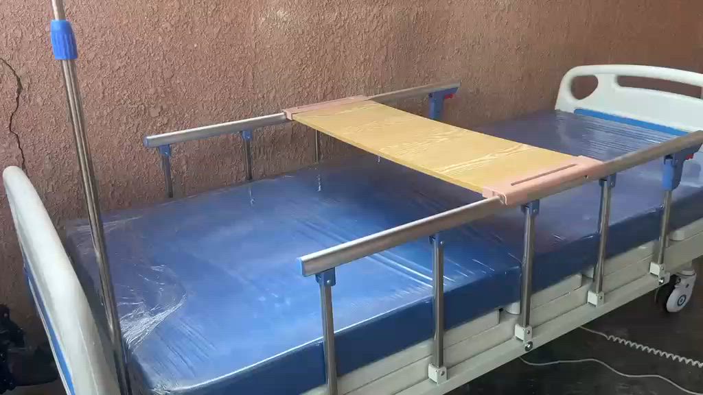 سرير عنايه مركزه اخر قطعه بسعر مناسب يوجد توصيل حسب مكانك وات ساب *********** او ***********

