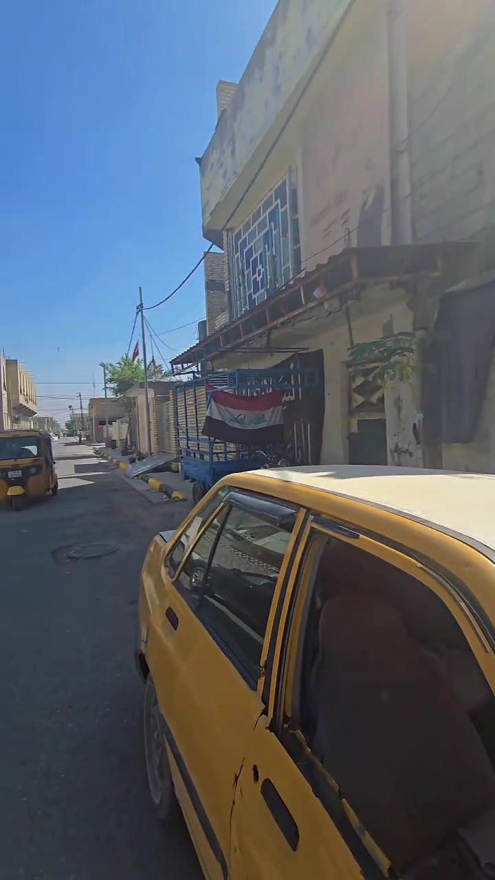 🏡 دار للبيع – مساحة 200 م²

📍 العزيزية / واسط – شارع جامع الزهراء، الفرع المقابل لقطاع الرعاية الصحية
📌 موقع مميز وهادئ وقريب من الخدمات

✨ مواصفات الدار:

- بناء حديث بدرجة أولى
- طابقان
- حديقة وكراج
- حمام خارجي وصحيات
- استقبال خارجي مع كوليدور معزول بالكامل عن المنزل
- مطبخ وصالة مفتوحة واسعة
- غرف نوم كبيرة
- حمامات حديثة
- ممر (ترك) بطول المنزل
- سطحان
- تشطيب ممتاز ومواد بناء عالية الجودة

🏠 الطابق الأرضي:

- مطبخ وصالة مفتوحة واسعة
- غرفتا نوم كبيرتان
- حمام داخلي مع إنارة وتهوية طبيعية
- ممر بطول المنزل

🏠 الطابق الثاني:

- غرفتا نوم
- حمام
- سطحان

💰 السعر مناسب وقابل للتفاوض للجادين

📞 للاستفسار والمعاينة:
***********