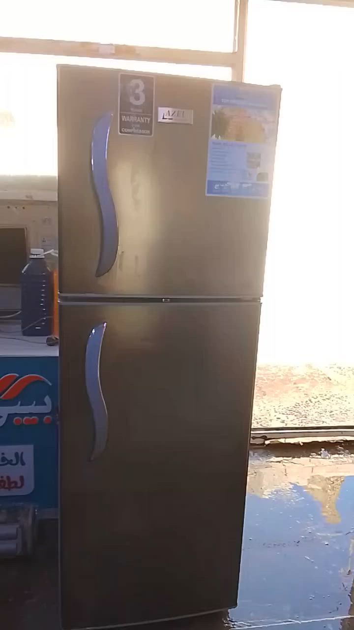 ثلاجه حجم وسط نضيف جدا شرط التجميد مكاني بالقاسم سعرها مناسب للاستفسار خاص ***********
