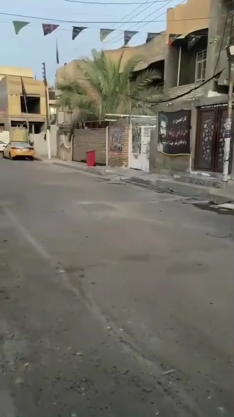 بسم الله الرحمن الرحيم
بيت مساحته 125 متر  طابق ونصف طابو صرف في العبيدي منطقة شهداء العابد قرب حسينية شهداء الفتوى ( سيد جمعة البطاط ) في المربع الاول تبعد فرعين  عن الشارع العام( شارع 77  كمالية مشتل ) واجهة 5 متر ونزال 25 متر مدخلين مدخل للاستقبال ومدخل للممر بعرض متر ونص يحتوي الطابق الاول على كراج صغير 2.5 متر  واستقبال 3.5 في 6 ومطبخ بارد كبير 3م في 5م وصالة 5 في 4.5 وغرفة نوم 5 في 4 ومنور ( يستخدم مطبخ حار )  وحمام داخلي كبير وحمام خارجي . ويحتوي الطابق الثاني  غرفة نوم  6 في 3.5 وبيتونة كبيرة ونصف هيكل يحتوي غرفة وصالة وحمام غير مكتمل وغير مسقف . 
السعر 175 قابل للتفاوض . 
للاستفسار الاتصال او المراسلة على الواتساب الهاتف  ***********
