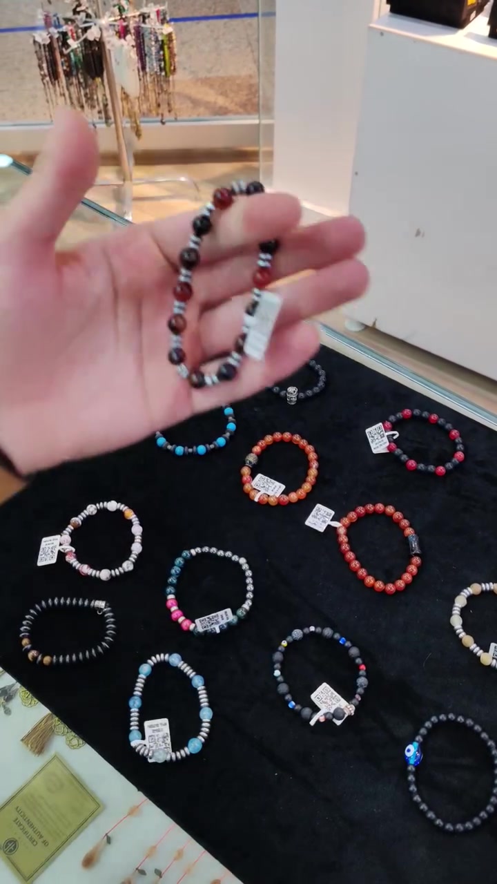 سوارات رجالية و نسائية ✨
للتواصل عبر واتساب *********** و نحن بخدمتكم

