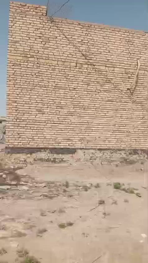 السلام عليكم بيت بلناصريه
المساحه 200
المكان قرب جامعة ذي قار
بناء طابوك 
متكون من حديقة وغرفتين وصاله وحمام مشترك ومطبخ 
يبعد عن الشارع العام 80 متر
عقد زراعي 
بي وصل طابو 
للأستفسار (***********)
