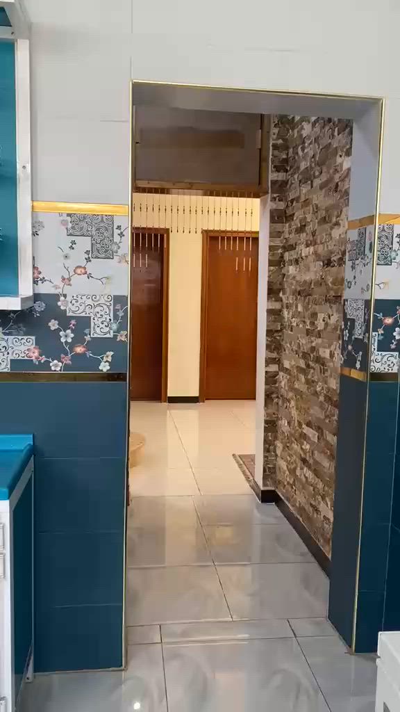 بيت للبيع مساحه ٢٠٠ خلف الملعب للاستفسار ***********
