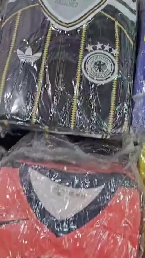 جلكيت وه رزشيي بوو فروتنيي جديدن هه مي مشته ريبي تله وفوني بكه هه ميا بيكڤه د فروشم ***********
