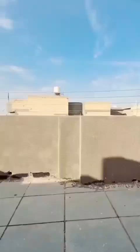 اعلان 
بيتين ب 36  مفصولات للبيع  قرب معمل المرور 
طابو صرف 
#المساحة كل بيت 125 متر 
 كل بيت  يتكون من غرفتين اكبار وصالتين ومطبخ 2مجمعات صحيه وبراني وطارمه كونكريت مسلح عالي عن الشارع  
# سعرالواحد  120 مع المجال 
تفاصيل اكثر مراجعه مكتب الساعي للعقار 
او الاتصال بالارقام التاليه 
***********
***********
***********
عنوان المكتب سايدين حي الشرطه مقابيل اسواق ريتاج 🧿
