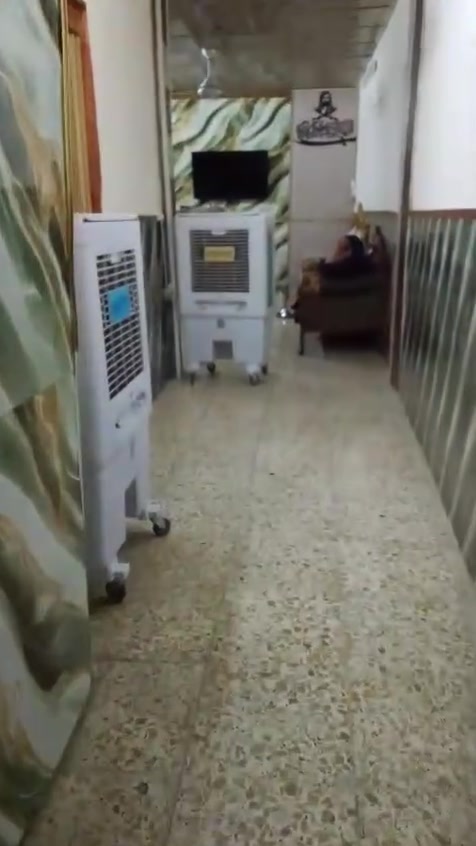 السلام عليكم  بيت للبيع مكانه مجمع لطوارء عل غربي الشعله مستعجلين على بيعته رايدينه ب20وبي مجال بصيط ***********@

