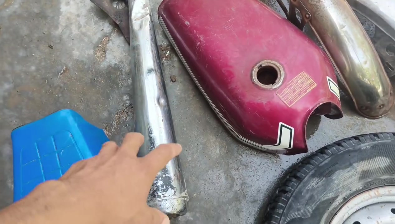 سلام عليكم غراض دراجه  و ستوته  مستعمله للبيع ابيع مفرد او كلهن مكان حله محاويل صباغيه يرجى تواصل خاص او اتصال على رقم الهاتف  ***********
