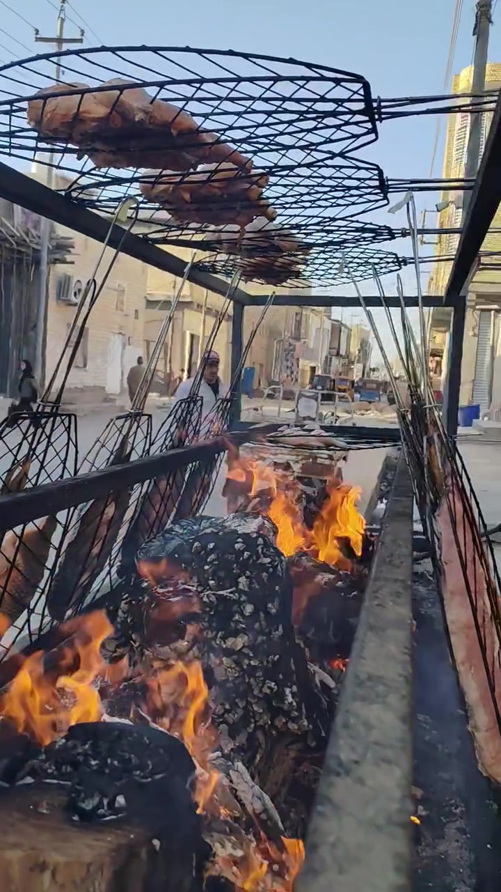 📢 شواية (سمك + دجاج) للبيع بحالة الممتاز!
​للبيع شواية دجاج وسمك مفصلة من الحديد الثقيل (شغل متين وعملي جداً).
+ ( مشوايات العدد 22 شوايه ) 
​📐 المواصفات والتفاصيل:
​القياسات: الطول 3 أمتار × العرض متر واحد.
​الارتفاع: قطعتين (طابقين منفصلات) لسهولة النقل والتحكم.
​الاستخدام: مستخدمة لمدة 3 أشهر فقط بحالة ممتازة ونظيفة.
​الخامة: حديد ثقيل يتحمل أشد درجات الحرارة والاستخدام اليومي المستمر.
​📍 الموقع: [الرفاعي / شارع الذهب قرب كافتريا الكرار ]
📞 للتواصل والاستفسار: [***********]
💰 السعر:[حسب الاتفاق]
