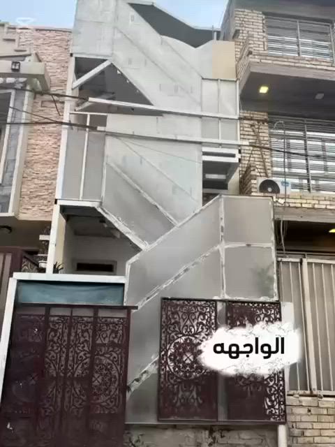 الدار للبيع المساحه 80 متر واجهه 4 نزال 20 ثلاث طوابق 
حي الجامعة المرسلات 
*********** للاستفسار الاتصال
