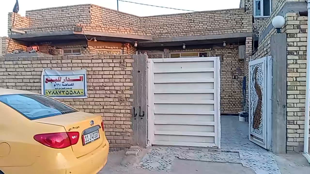 السلام عليكم بيت للبيع قرب المستشفى التركي المساحه 260 متر بناء حديث درجه اولى معه كافة الخدمات متوفره كهرباء ماء مجاري شارع 15 متر نت ضوي سعره 130 وبي مجال الانتصال ***********
