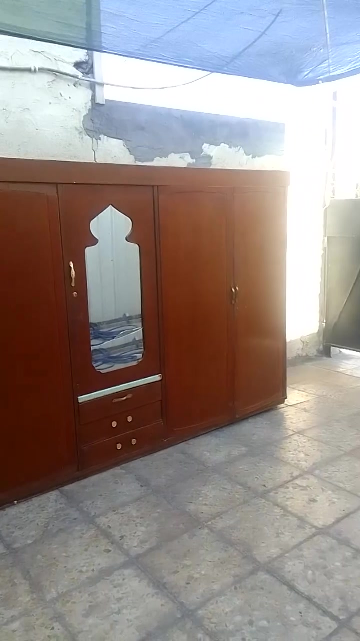 كنتور صاج للبيع السعر ١٠٠وبي مجال عنوان بغداد ***********
