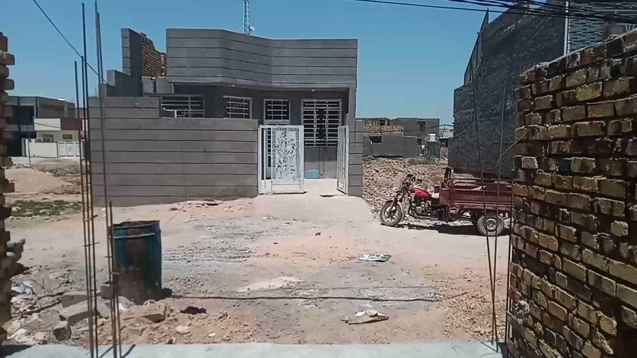 سلام عليكم
بيت بابو غرق حي المرتضى 
مساحته ١٥٠طابو صرف باسمي 
يحتوي على غرفتين صحيات داخليه وخارجيه ستقبال وهول ومطبخ نفس ماواضح بل صوره 
يرهم مراوس بقطه ومع فرق 
السعر ٧٨وبيه مجال بسيط 
باقي التفاصيل بل فيدو 
***********
