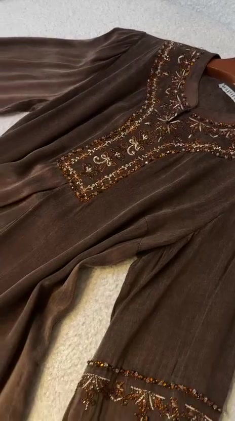 ✨ فستان بخامة إيطالية فخمة وجودة تليق بذوقج الراقي.👑

خامة ناعمة ومريحة، وتفصيل يبرز الأناقة بكل مناسبة.

📏 القياس حسب الوزن حتى يطلع عليج مرتب ومضبوط.💃🏻
السعر خاص✨

للاستفسار أكثر ومعرفة التفاصيل، راسلونا على الواتساب

***********

‏‎توصيل بغداد         5000
‏‎توصيل محافظات  5000
