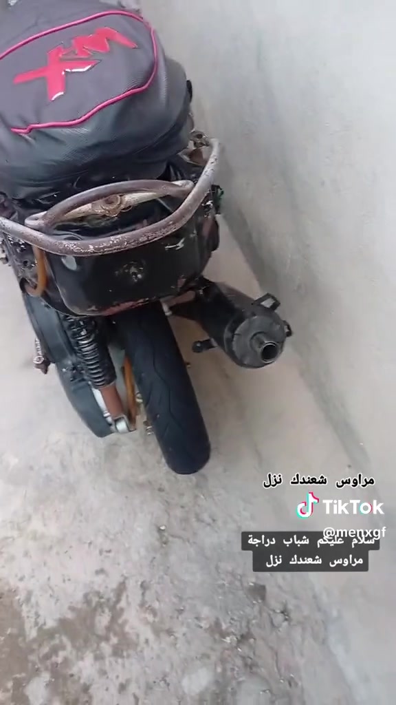 السلام عليكم دراجه للبيع نظيفه محرك همام مفتوح سعرها 350 بها مجال  اتصال على هذا الرقم***********
