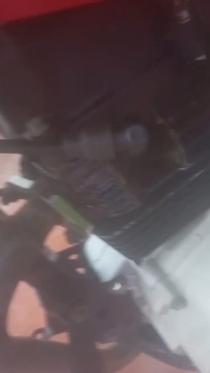 السلام عليكم دراجه بوكسر موديل 22 دراجه نضيفه وحلوه كله شغاله دراجه أوراقه ضايعه اكفلك سرقه مكاني بغداد حي اور السعر 925 وبيه مجال انشالله لستفسار اتصل على الرقم *********** اتصل ودلل
