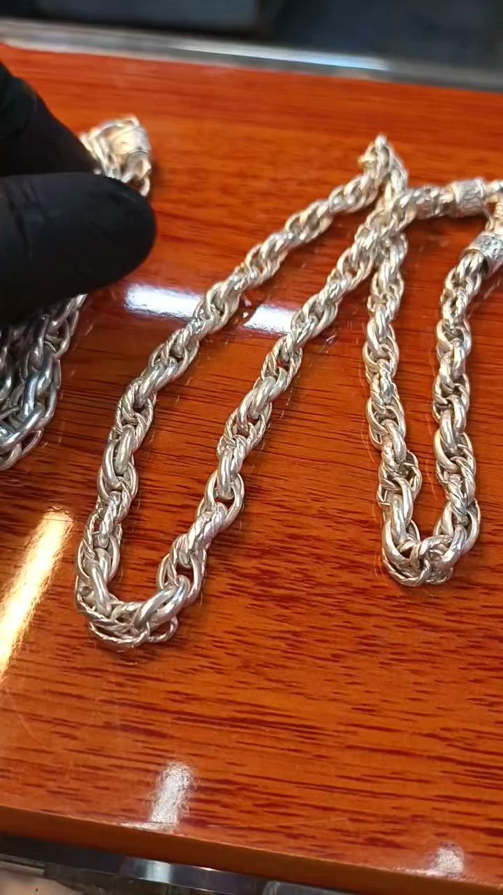 زنجبيل وسوار خشن مستعمل نضاره 100%
وزن 102 غرام سعر اقل من الجملة
توصيل بغداد وجميع المحافظات
للحجز واتساب ***********
