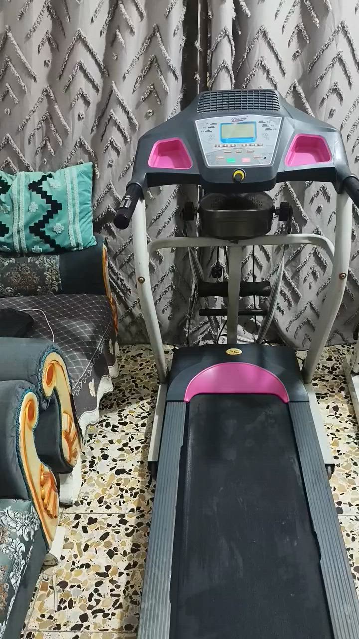 اجهزه  جري للبيع  الرصاصي شغال  وال ابيض عاطل  باله سعر الابيض ١٥٠ والرصاصي ٢٠٠ ستفسار *********** عنوان بغداد حيور
