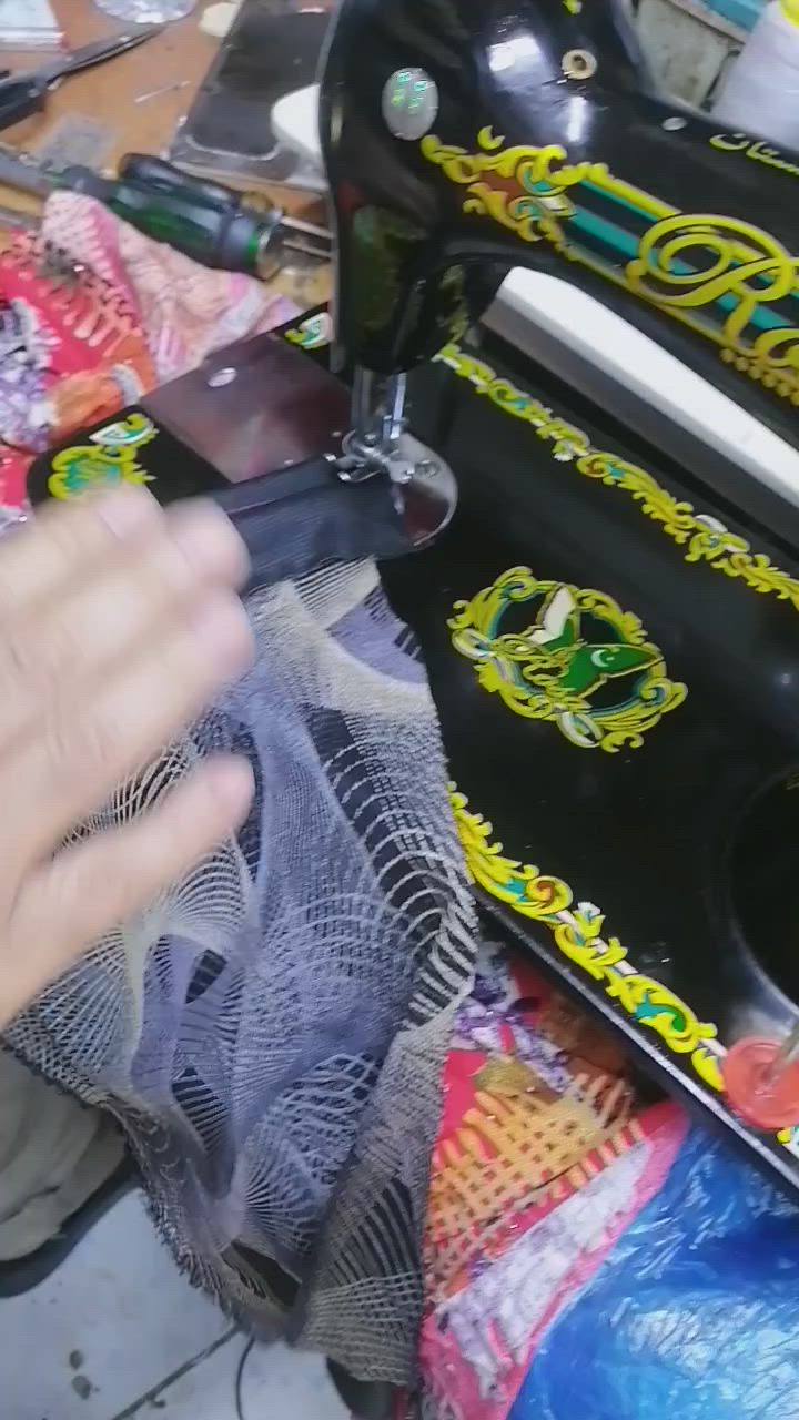 مكينه خياط فراشه باكستانيه  اخت الجديد شغاله وعل فحص صوت ناعم نضافه ٩٥ بالميه تخيط جميع انواع الاقمشه السعر ٦٥ الشعب سوك اربع تلاف واكو توصيل بغداد ومحافضات


**إذا كنت صاحب هذا الإعلان وتريد حذفه لأي سبب، رجاءا أرسل رسالة إلى الدعم الفني**
