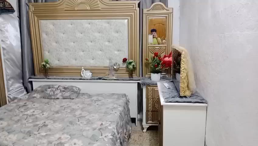 السلام عليكم شباب غرفة نوم للبيع تركي تفصال عراقي ماصالهة هواي مستخدمة 3اشهر نضيفة والله العضيم السعر مليون 200وبيهة مجال مكاني بغداد منطقت الرشاد اي ستفسار دك على هذا الرقم *********** ليريد يراسلني خاص مستعجل على بيعتهة
