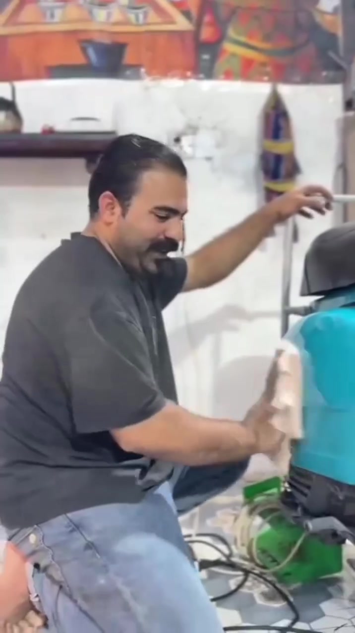 سلام عليكم دراجه للبيع اسمه فزبه مكفوله من كلشي بس لكفرات مصبوغه مكاني ميسان لعمارة سعر 1450و بيه مجال تصال عل هذا رقم ***********
