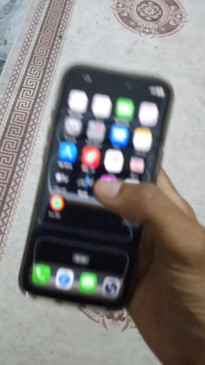 ايفون 17 برو ماكس المقلد
نضافه 100/100
ذاكرته 1 تيره 
بطاريه 100
سعره 150 وبي مجال بصيد حگ الجيه 
مكاني ديوانيه قضاء الشافعيه 
 واتساب ***********
