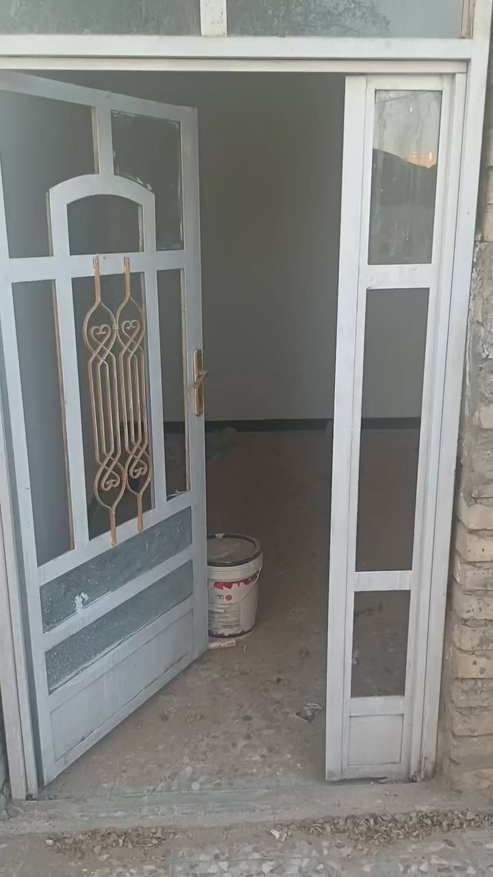 طابو صرف مساحه 140م موقع محيزم قريب مدرسه زهور شارع مابين 80 وشارع 100 سعره مناسب تواص ***********

