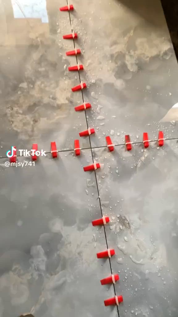 اصطه ارضيات شغل استلم مهندس كادر كامل 
اسعار مناسبه 
رقم التلفون  ***********
