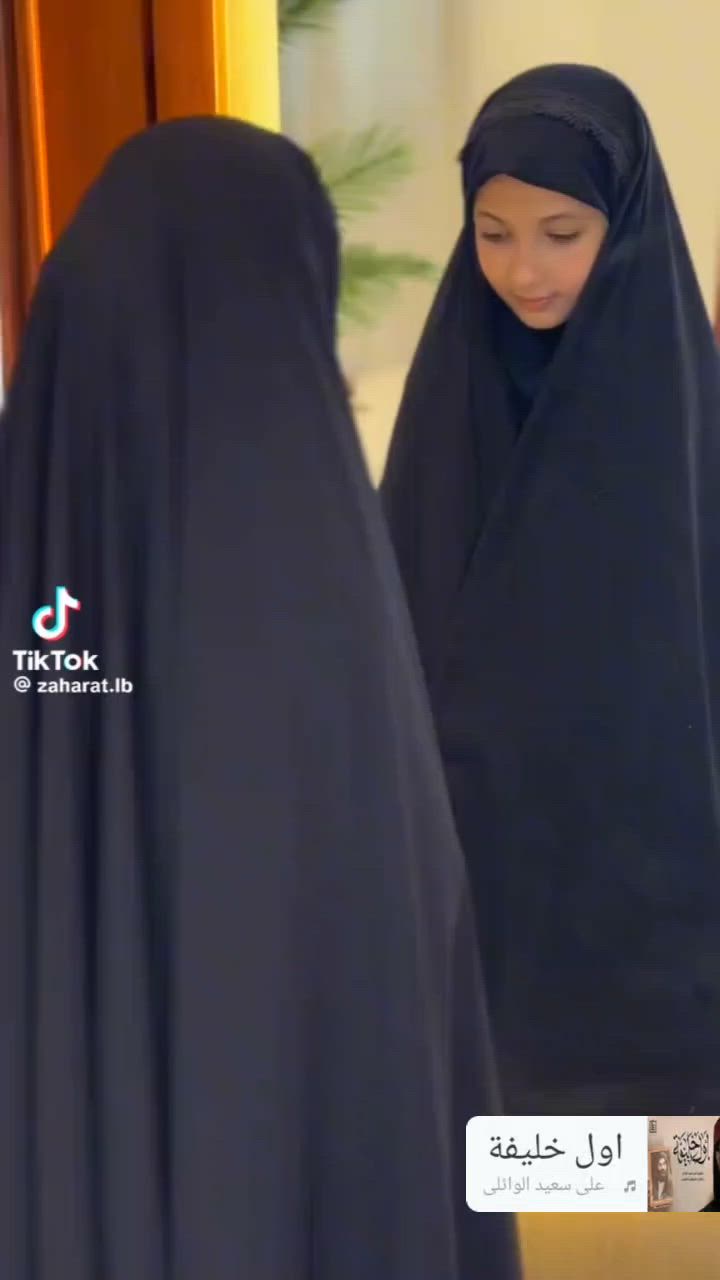 ---

*اجه محرم وبعدج مطالبتها؟* 😔

من بيج خياطه الروان * وفرنالكم 
*عباية + فستان بناتي apoint.1* 
الست اللي تخلي بنتج تطلع أميرة بالعزاء 🌸

*ليش الكل يدور عليها:*
- قصة محتشمة 100% تليق بأيام محرم
- دانتيل يدوي على الحافة والخصر، فخامة مو طبيعية
- قماش بارد ما يحك ولا يكهرب، بنتج ترتاح بيه طول المجلس
- متوفرة من عمر 4 سنوات لـ 10سنة 
- اللون: أسود ملكي يليق بالحزن والهيبة

بنوتچ مو بس تلبس، بنوتچ تبين مميزة بين البنات. 
العباية مو بس قماش، هاي هيبة واحترام. 
والفستان تحته يخليها مرتاحة إذا صار المجلس طويل.

*الكمية محدودة جداً لمحرم* 
احجزي هسه قبل ما تخلص المقاسات 
السعر خاص + توصيل لكل العراق

للحجز دزي عمر بنتج وعنوانچ خاص@@خياطة الروان  - لأن بناتكم تستاهل الأحسن*


**إذا كنت صاحب هذا الإعلان وتريد حذفه لأي سبب، رجاءا أرسل رسالة إلى الدعم الفني**