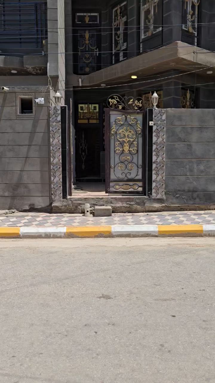 أللهم صل على محمد وآل محمد
🏠دار للبيع🏠( سعره حلوه ان شاءالله )
⭕العنوان: حي الجهاد 
 ⭕ خلف المحكمه مقابيل بيت ريسان السباهي 
____
🌿طابو صرف
🌿بناء حديث درجه أولى 
🌿 مسلح 

♦️المساحة :   ١٥٠
♦️الواجهة  :  ٧ ونص
والطول  :     ٢٠
----------------
تفاصيل الدار 🏠 
طابقين 
___________
الطابق الاول 
__ _________
🌿استقبال 
🌿عدد غرف  ١
🌿صاله كبيره 
🌿مطبخ
🌿مجمع صحي عدد ٢
     مناور 
 داخليه وخارجيه 
الأرضية مرمر
_______________
 الطابق الثاني 
______________
غرف نوم عدد ٢ 
صاله كبيره 
وصحيات 
وسطح 

______________
         ⭕ البيت نظيف  جدااا ⭕
     ♦️♦️♦️كل التفاصيل داخل الفيديو للاستفسار اكثر الاتصال او مراسله الصفحه ♦️♦️♦️
للأستفسار الاتصال على الأرقام 
***********
***********

                  ♦️ومن الله التوفيق ♦️
___________
                        مكلف بالنشر
