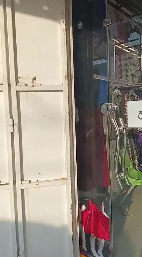 سلام عليكم باب زجاجي قمريات عدد 2 باب زجاجي عمل زجاج عادي مكاني مغربه ‏‪***********‬‏
