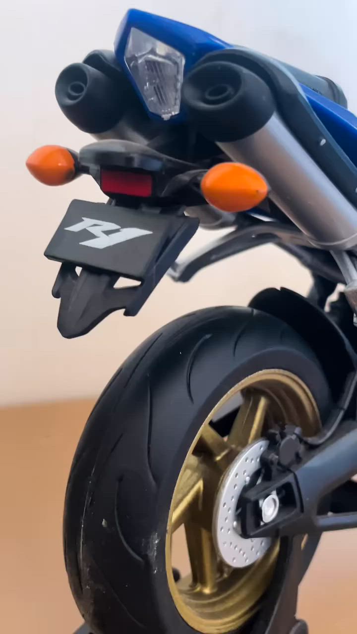 #R1  #yamahar1 #R1 #yamaha  #collection  #1:10 #casablanca


**إذا كنت صاحب هذا الإعلان وتريد حذفه لأي سبب، رجاءا أرسل رسالة إلى الدعم الفني**