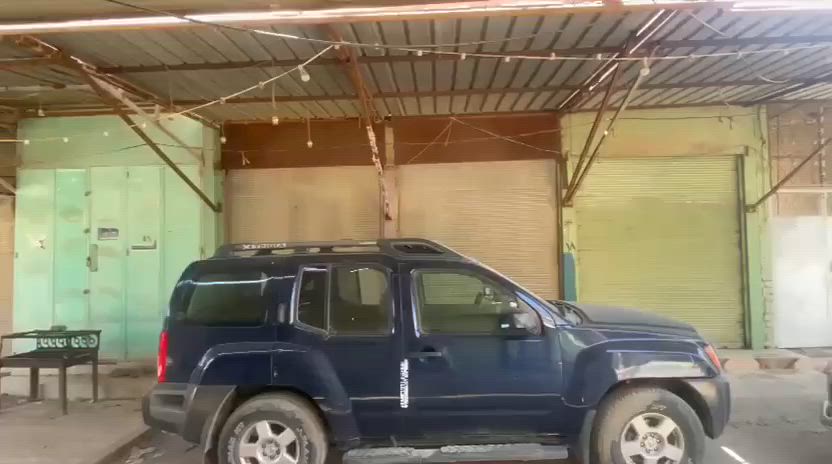 دار سكنية للبيع
فرصة مميزة للاستثمار أو السكن.

📍 مواصفات العقار

* المساحة: 300 متر مربع
* البناء: طابقان
* عمر البناء: من سبعينيات 
* الواجهة: 12 متر
* العمق (النزال): 25 متر
* الدار جاهزة للسكن وبحالة جيدة
* العقار مؤجر حاليًا بإيجار شهري 250 ألف
* يحتوي على 4 محلات تجارية
* أحد المحلات مؤجر حاليًا
* ⁠✅ مناسب للسكن أو للاستثمار 
العنوان الغربيه شارع باب الحاره
📞 للاستفسار والمعاينة يرجى التواصل على:
رقم الهاتف ***********
 سعر (150) مليون وقابل للتفاوض
