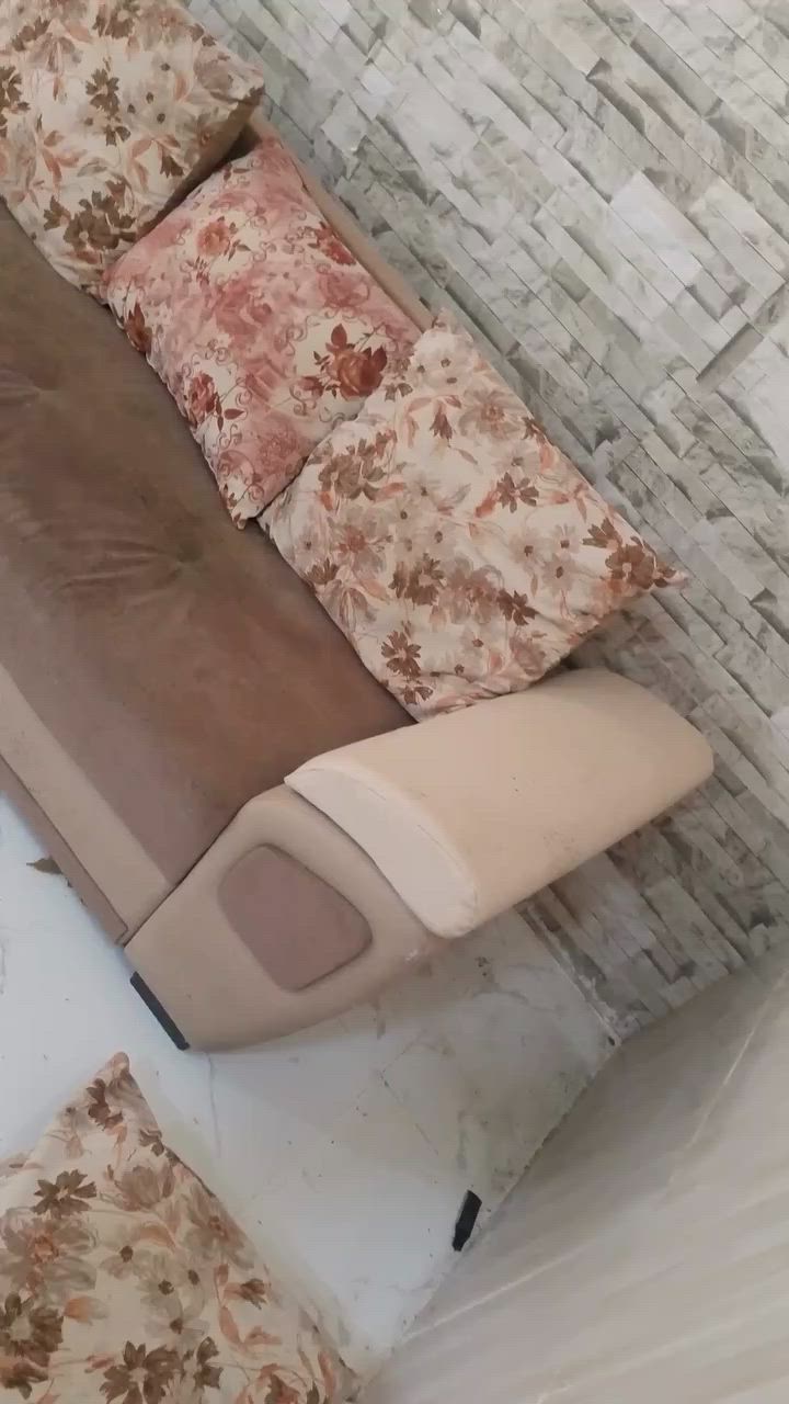 السلام عليكم تخم قنفات سبعه نفر ما ابي اي عيب بسعر مناسب ***********. للتواصل على الواتساب
