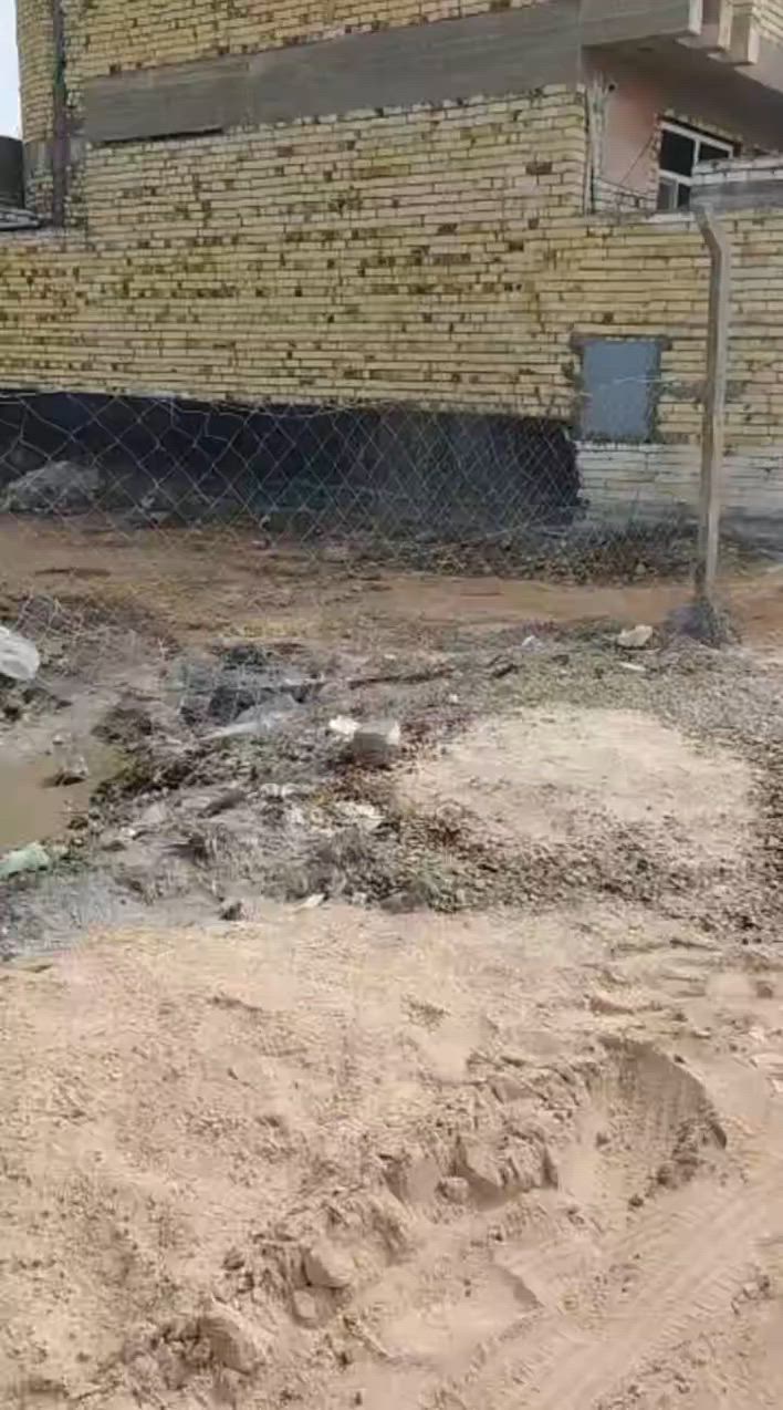 سلام عليكم قطعة ارض200متر طابو زراعي  سند 25 واجهيه 10 نزال 20 مكانه حله حي الجزائر خلف السايلو بلورديه مقابل الطابو صرف قريبه على متوسط النبات انصار العقيله سعر 42 وبيه مجال لستفسار اكثر الاتصال على الرقم،:***********
