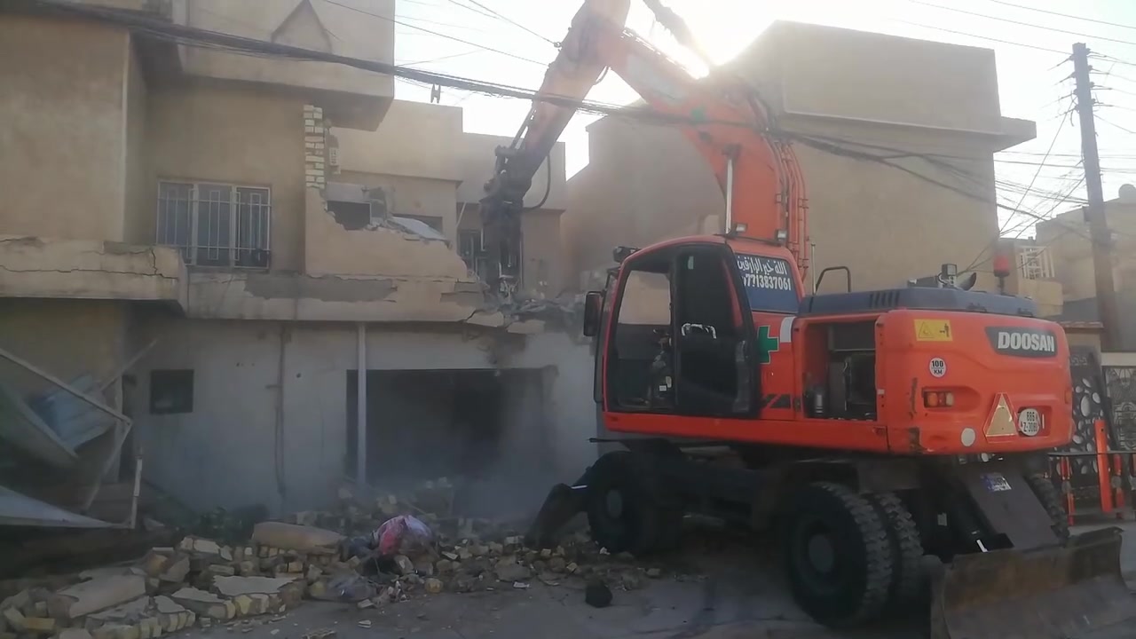 ابو امير لهدم الدور والبنايات المتعددة الطوابق ورفع الانقاض وحفر الجفر وتجهيز السبيس فراش وحدل في جميع مناطق بغداد           (( ابو امير *********** ))
