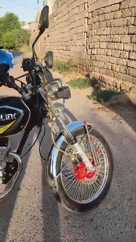 السلام عليكم تايگر موديل 24للبيع الدراجه نضيفه المحرك ما مفتوح كهربائياتهه شغاله تايرات جدد الصلنصه صوت شلعه ومعدل خير من الله بيهه هيج نقوصات خفايف السعر 500وبيهه مجالل قليل مكاني تكريت البوعجيل الرقم موجود واتساب واتصال عل خط ***********
