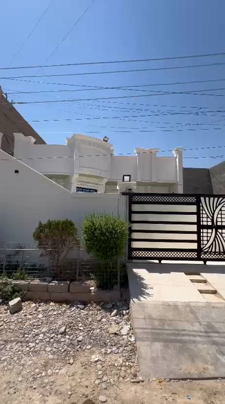 فرصة سكنيه بسعر مناسب 
دار للبيع ⚜️✨
تكريت الديوم منطقة مرابع ثاني
المساحة الدار 200 متر واجه 10 نزال 20
التفاصيل الدار طابق واحد 2 غرف نوم وصاله ستقبال مطبخ حار وبارد 2 مجموعات صحيات كراج سياره حديقه بيت شغل جناي موقع مميز شارع الدار 12 بضهر شارع 60 خدمات كله يمك
السعر مناسب 100 مع المجال وتعامل مع صاحب الدار اللاستفسار اتصال على رقم ***********
