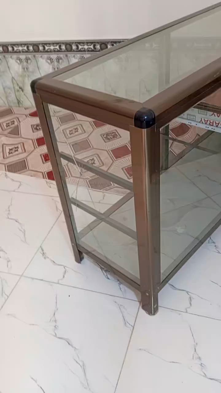 سلام عليكم ميز محل للبيع شراي يجي خاص بلناصريه مركز***********
