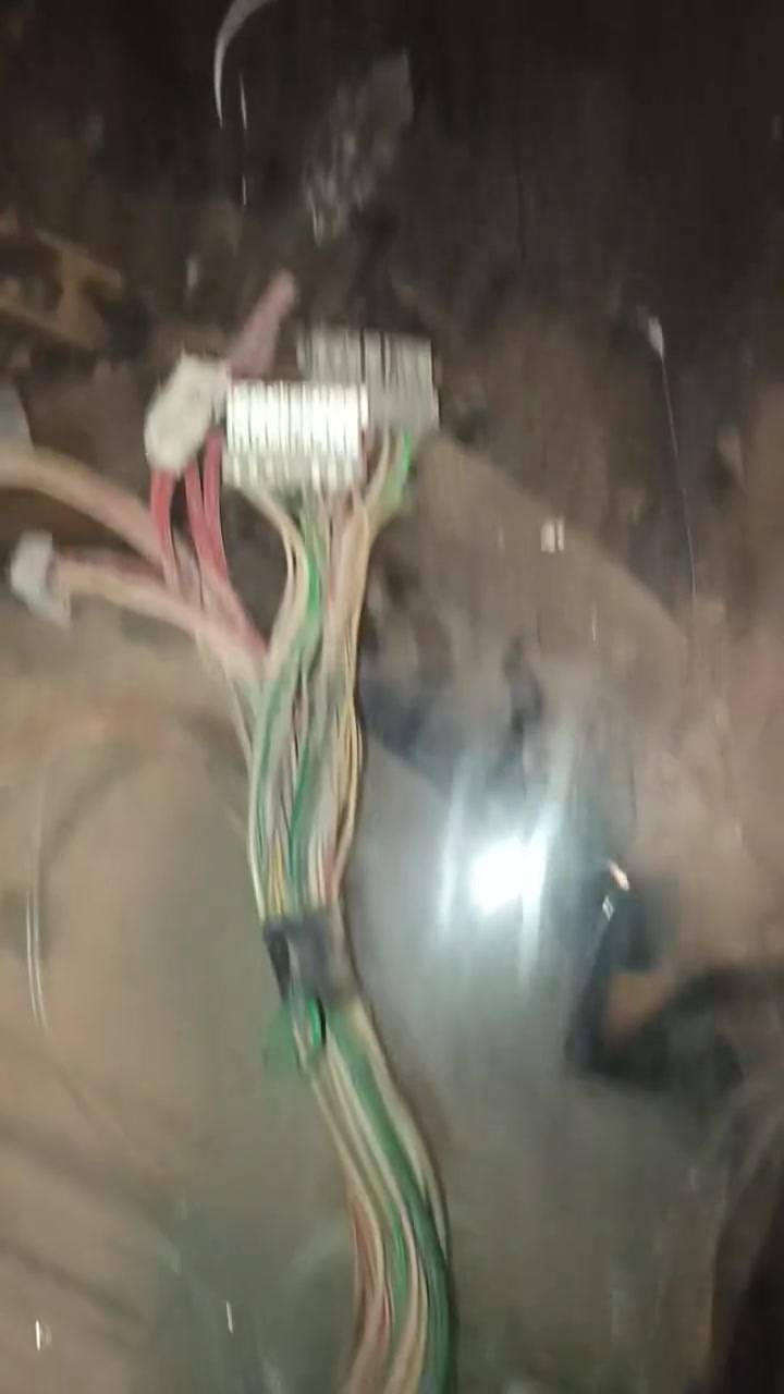 متوفر ضفير
بيجو روى مع عقل 
مع دبت بريك 
كيجات 
وجوكات تبريد 
***********
