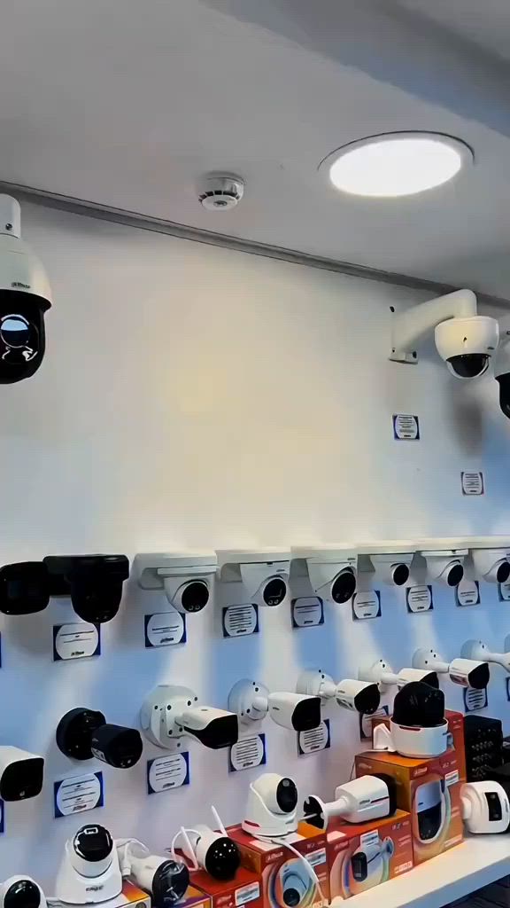 كادر جاهز نجي للبيت نشدلك الكامرات بـ افضل نوعيه واحسن جوده 
كامرات coksel
كامرات ip
وجميع انواع الكامرات
سبيكرات صوت
ويوجد ايضاً تصليح شاشات التلفاز وتوصيل الاشاره للصحن
فقط اتصل ع الرقم
***********
نعمل في جميع انحاء الانبار
