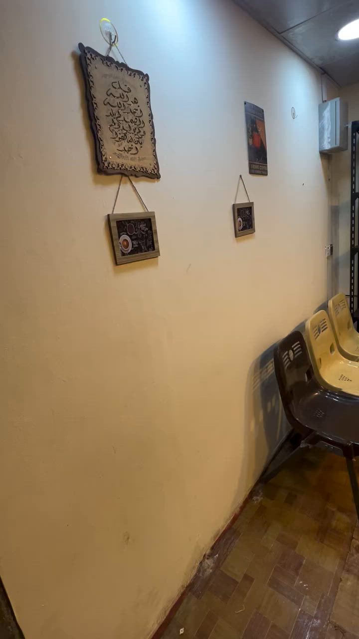 سلا عليكم شباب محل حلاقه كامل الايجار العنوان سويب بل ميتين قبل مدرسة اهل الحق ***********بي وتساب 🌹🌹
