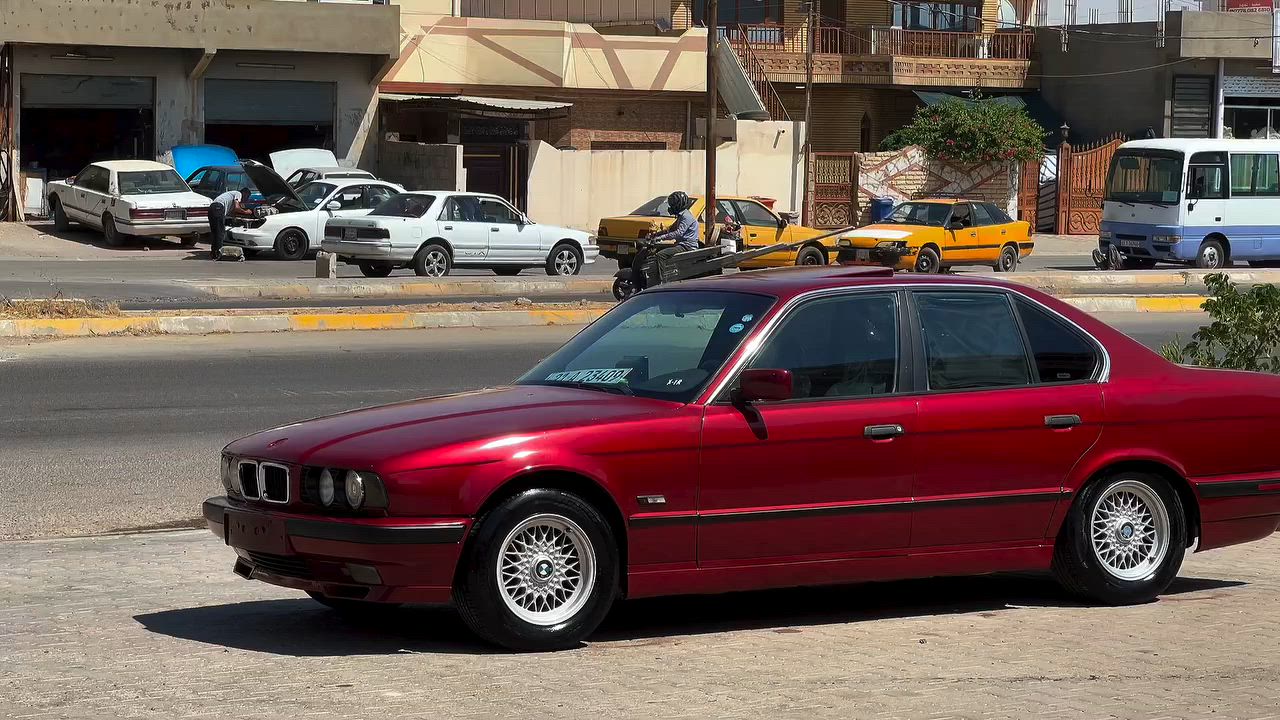 السلام عليكم
ويال خليه ١٥ حجم تايرات ٢٢٥ 
مراوس ويا M 17 او BBS تو سايز


**إذا كنت صاحب هذا الإعلان وتريد حذفه لأي سبب، رجاءا أرسل رسالة إلى الدعم الفني**