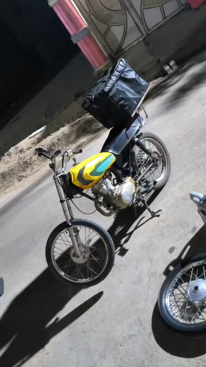 السلام عليكم دراجه نامه تعمير جديد ما عده المكينه قديمه ول شاصي الغراض البقيه كلها جديد السعر 500 قفل